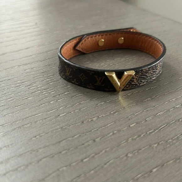 Louis Vuitton Brown and Gold Belt Bracelet with V Accent